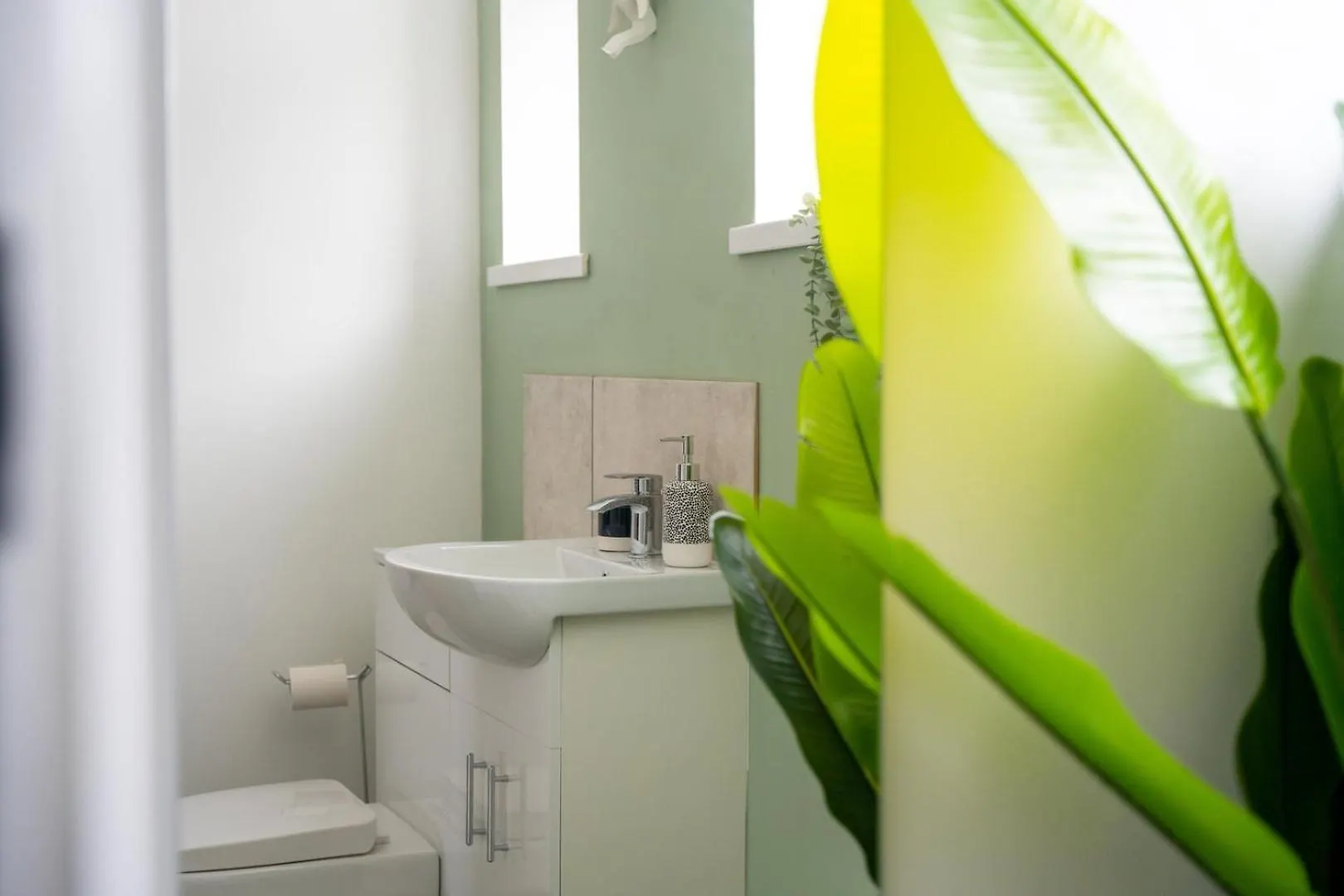 Cozy 1-Bedroom - Cyncoed Area Cardiff 0*,  United Kingdom